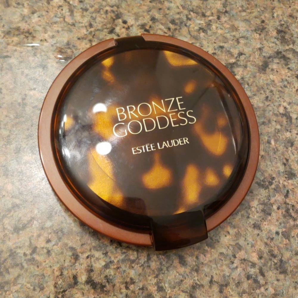 Estee Lauder bronzed godess bronzer